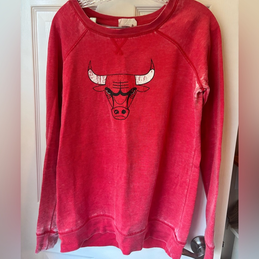 BULLS CREWNECK